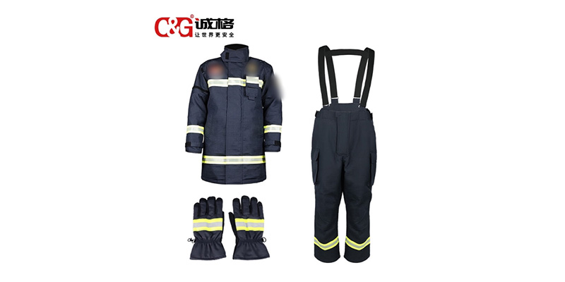 消防戰(zhàn)斗服穿戴方法、材質(zhì)及使用場景指南