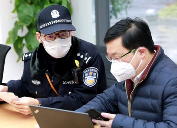 滬警方主動對接我司，保障誠格一次性防護服安全生產(chǎn)