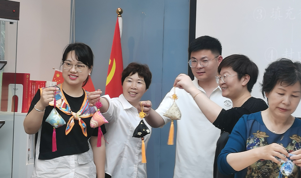 香韻端午，情滿誠(chéng)格——上海誠(chéng)格集團(tuán)工會(huì)組織開(kāi)展端午香囊制作活動(dòng)